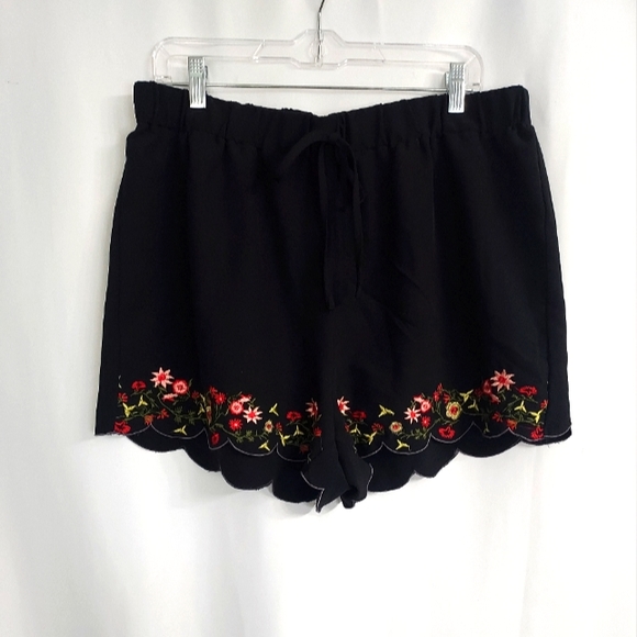 Shein black with floral embroidery.  Plus Size 2XL - Picture 1 of 8
